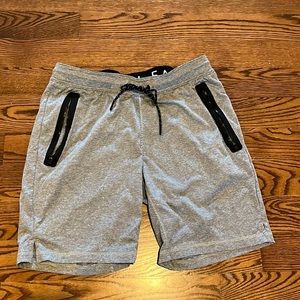 Grey short with zipper pockets